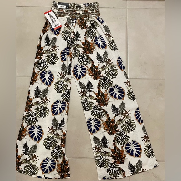Pants - Women’s Tropical Leaf Print Wide-Leg Pants
